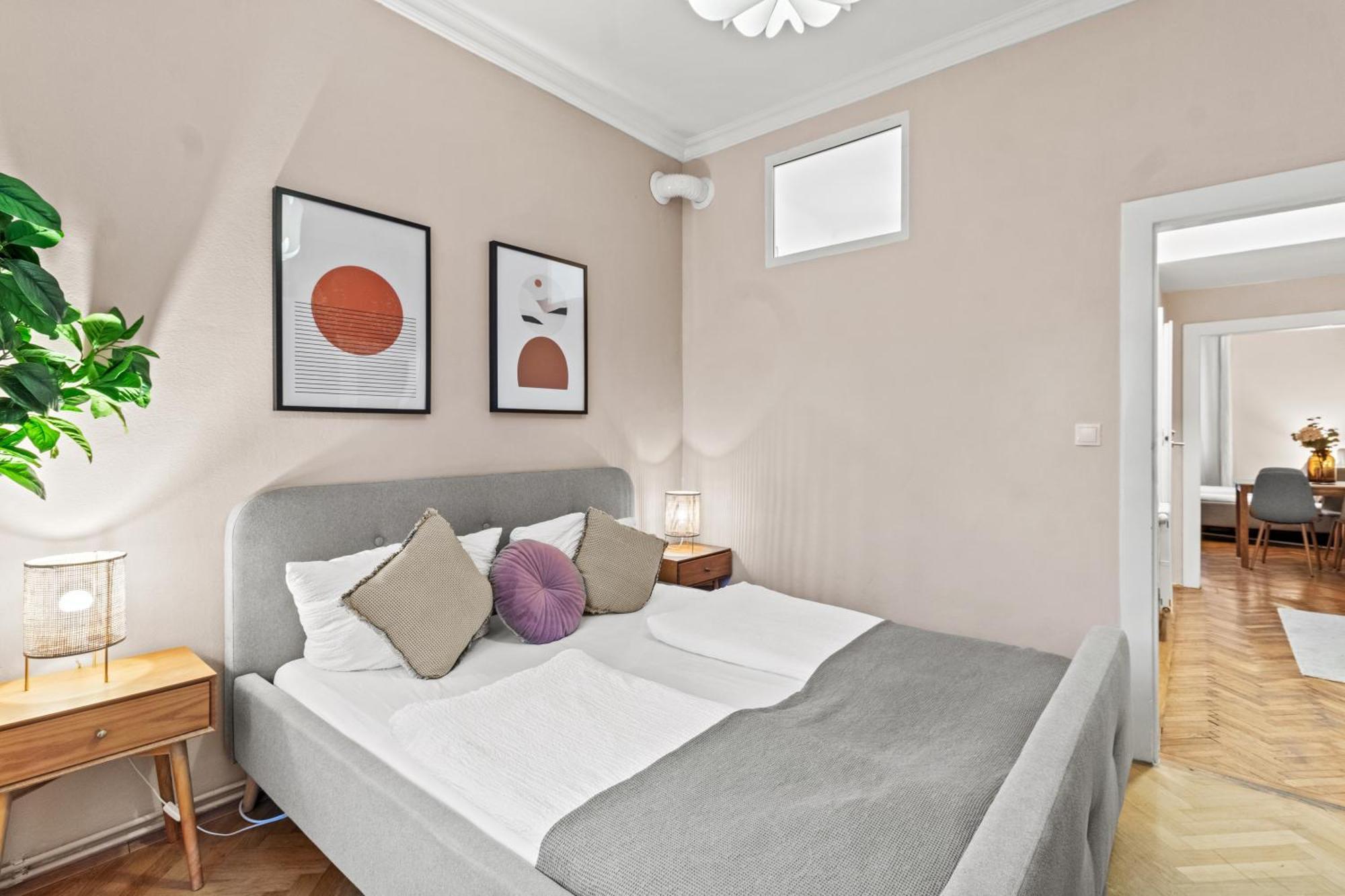 Appartamento Modern Apartment, 3 Min To 